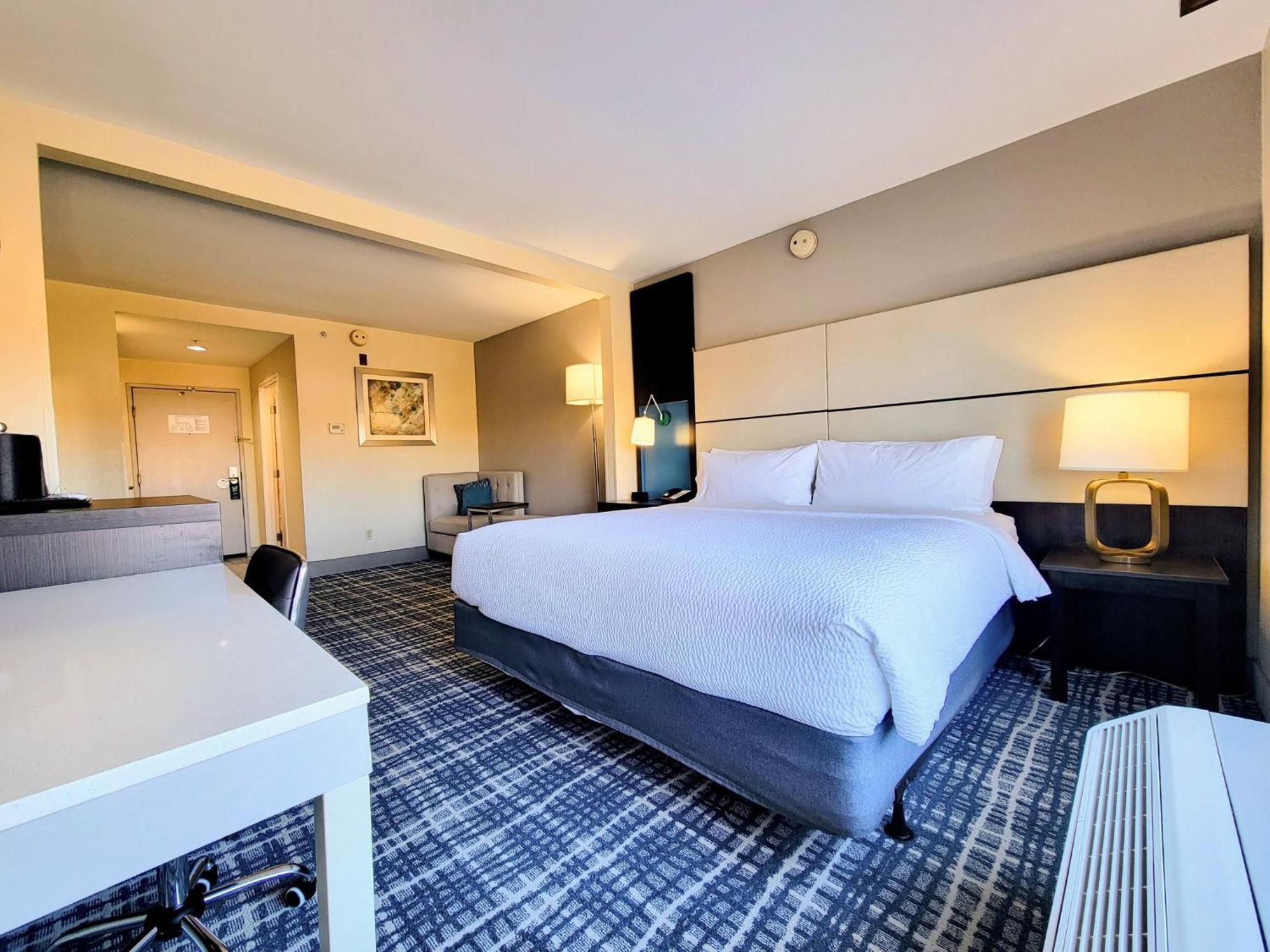 Holiday Inn - Belcamp - Aberdeen Area By Ihg Екстериор снимка